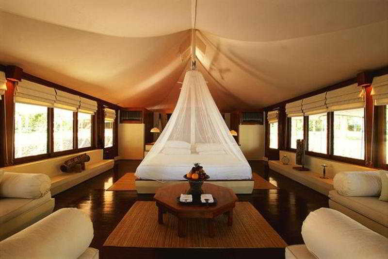 Amanwana Hotel West Sumbawa Regency Room photo